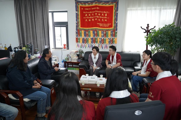 瀹炶返鍥㈠笀鐢熶笌鏂囪壓宸ヤ綔鑰呬滑鍥村潗涓鍫傘傞瞾鍢夌惇鎽