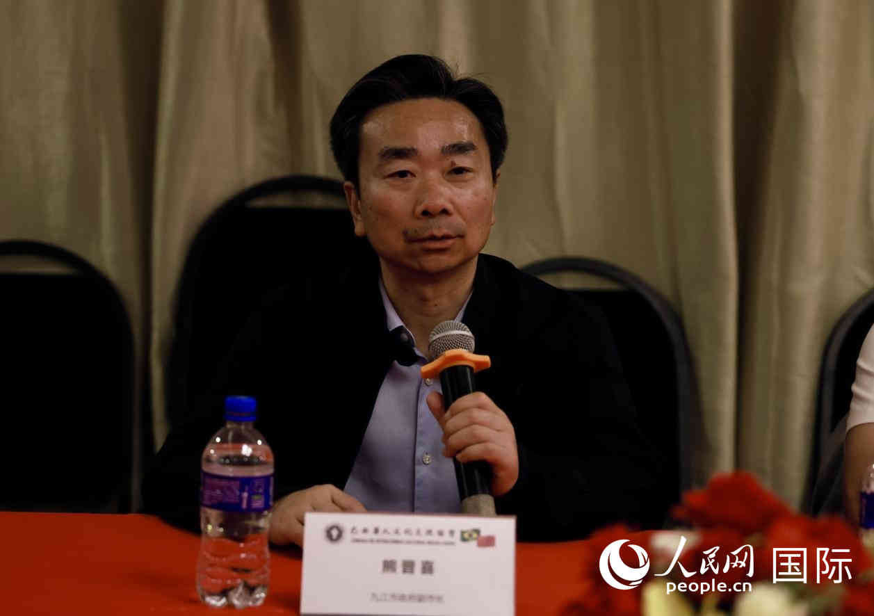 江西省九江市副市长熊晋喜在座谈会上致辞。人民网记者 宋亦然摄