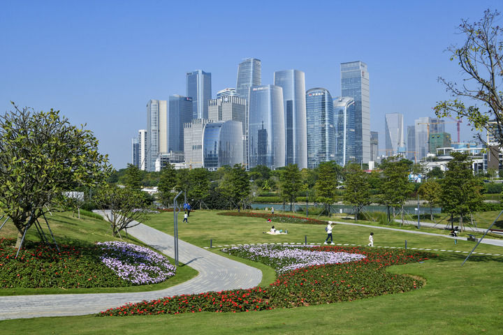 这是2022年12月8日拍摄的深圳前海深港现代服务业合作区。新华社记者 梁旭 摄