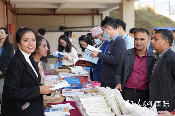 “神秘蜀韵·人文中国”主题书展(李墨摄)