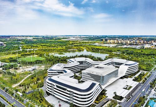 近日，无人机航拍位于雄安新区启动区的中国星网集团总部大楼。 本报记者 刘光昱摄