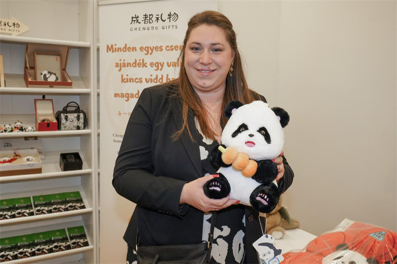 活动现场，生动展现成都多元城市魅力。中国驻布达佩斯旅游办事处供图