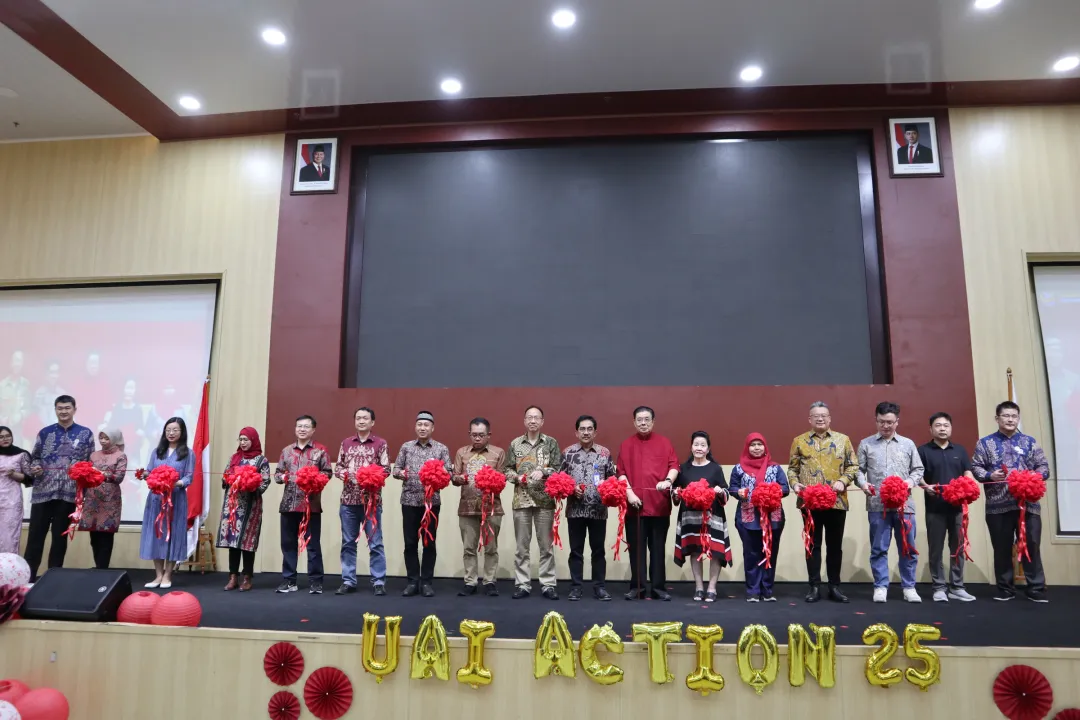 嘉宾为活动剪彩。阿拉扎大学孔子学院供图