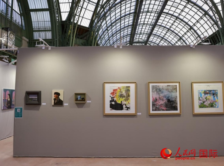 “中国艺术家邀请展”展区。人民网记者 尚凯元摄