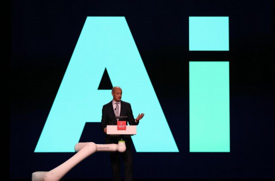 　　2025年3月30日，西门子股份公司董事会主席博乐仁在德国汉诺威工业博览会开幕式上致辞。新华社记者杜哲宇摄